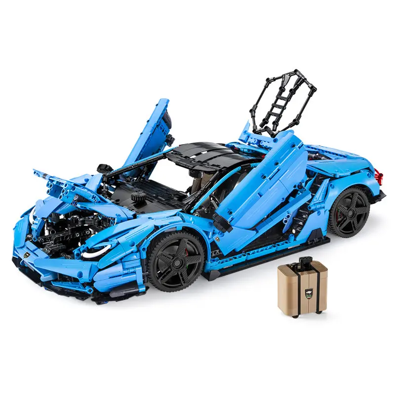 CaDA Supercar 770-4